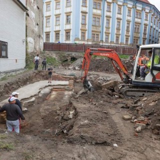 Archaeologists explore vacant space adjacent to the building of the Museum of Art in Olomouc