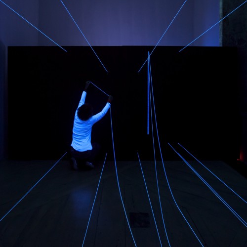 The glowing active zone takes you through the secrets of perspective