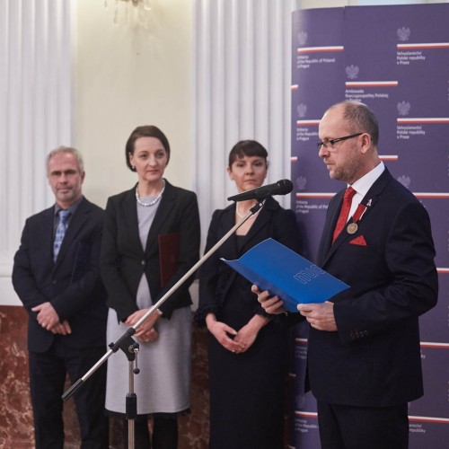 The former director of the Olomouc Museum of Art awarded by Poland