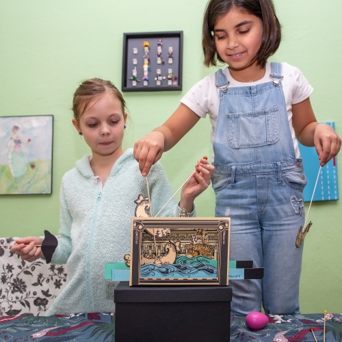 Get inspired by the Museum of Art and play puppet theater at home!
