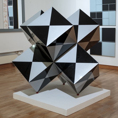 Muzeum umění získalo Diamant, výraznou plastiku Victora Vasarelyho